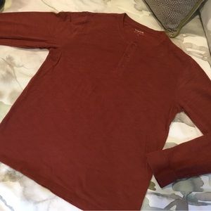 Vince Henley size M